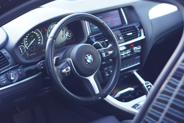 BMW X4 M40i High Executive / Schuifdak / Carplay / Trekhaak / ACC