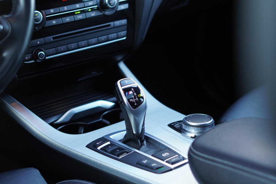 BMW X4 M40i High Executive / Schuifdak / Carplay / Trekhaak / ACC