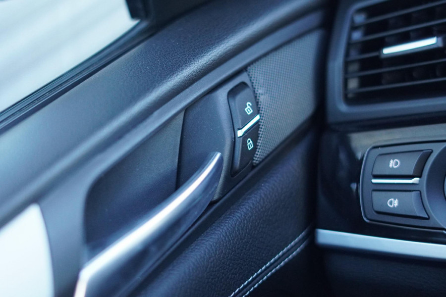 BMW X4 M40i High Executive / Schuifdak / Carplay / Trekhaak / ACC
