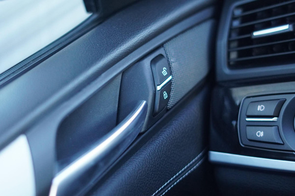 BMW X4 M40i High Executive / Schuifdak / Carplay / Trekhaak / ACC