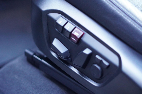 BMW X4 M40i High Executive / Schuifdak / Carplay / Trekhaak / ACC