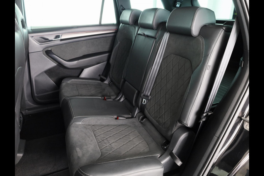 Škoda Kodiaq 1.5 TSI Sportline Business 7-zits 150pk DSG | Panoramadak | 20 inch lichtmetalen velgen | Trekhaak wegklapbaar | Verwarmbare voorstoelen