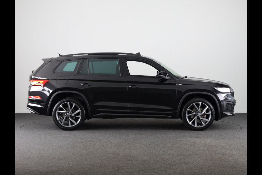Škoda Kodiaq 1.5 TSI Sportline Business 7-zits 150pk DSG | Panoramadak | 20 inch lichtmetalen velgen | Trekhaak wegklapbaar | Verwarmbare voorstoelen
