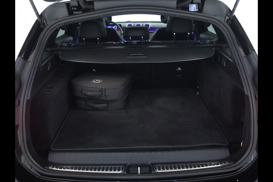 Mercedes-Benz C-Klasse Estate 300 e AMG Line | Edition AMG-Line | Night Pakket | Trekhaak | Panorama Schuif-Kanteldak | Digital Licht | DC Laden | Stuur en Stoelverwarming | Inclusief 24 maanden MB Certified garantie voor Europa.