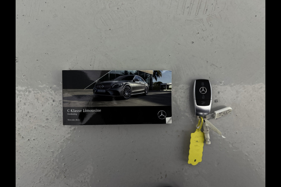 Mercedes-Benz C-Klasse 200 Business Solution AMG | Achteruitrijcamera | AMG-styling | Smartphone-integratiepakket | Navigatiesysteem full map | 24 Maanden Mercedes-Benz Certified garantie.