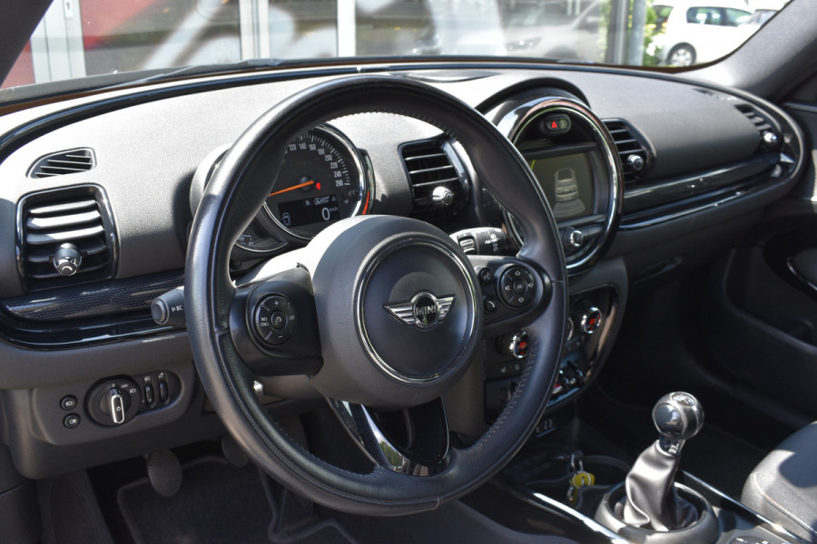 MINI Clubman 1.5 One Pepper Serious Business / Cruise control / Parkeersensoren / Keyless