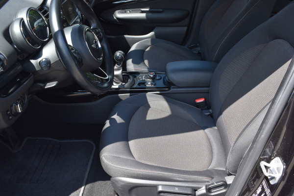 MINI Clubman 1.5 One Pepper Serious Business / Cruise control / Parkeersensoren / Keyless