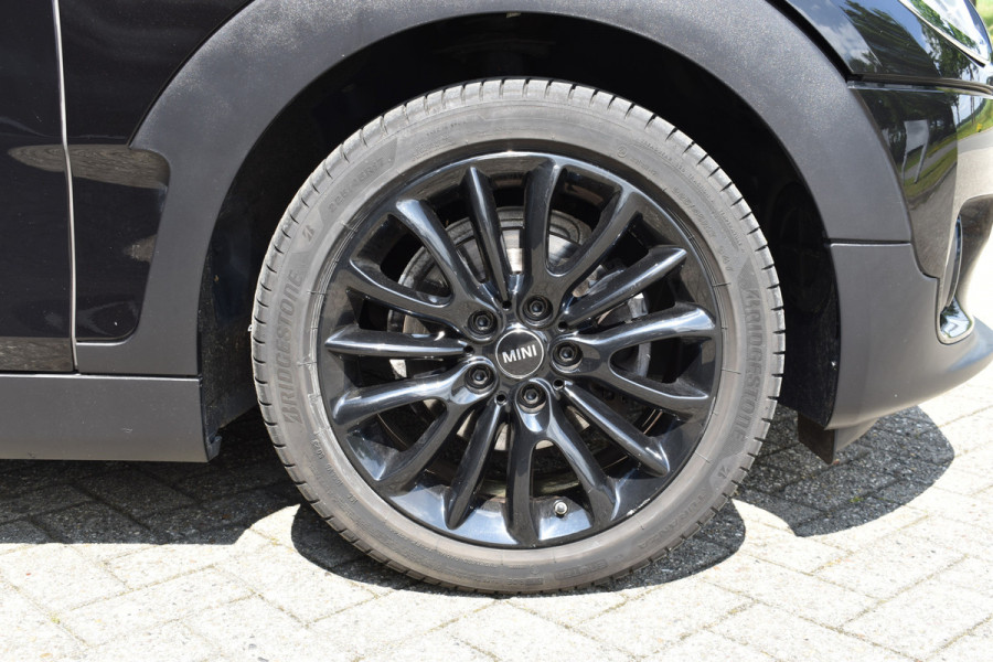 MINI Clubman 1.5 One Pepper Serious Business / Cruise control / Parkeersensoren / Keyless
