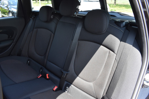 MINI Clubman 1.5 One Pepper Serious Business / Cruise control / Parkeersensoren / Keyless