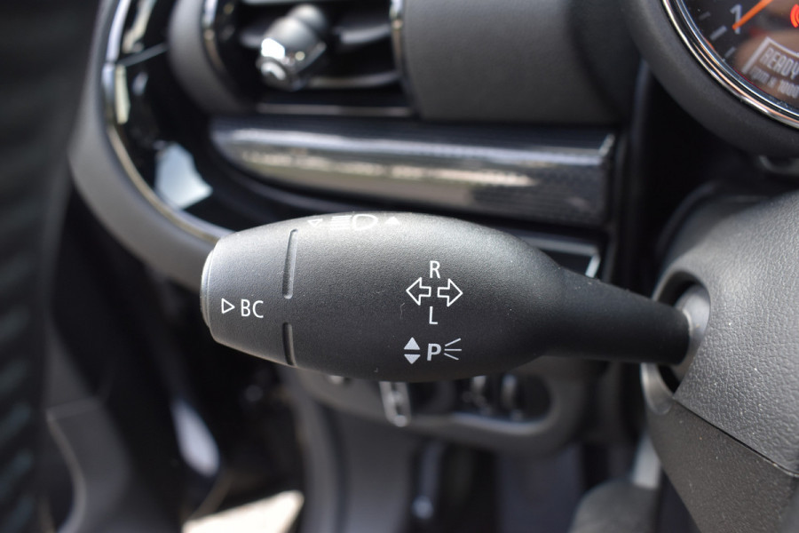 MINI Clubman 1.5 One Pepper Serious Business / Cruise control / Parkeersensoren / Keyless