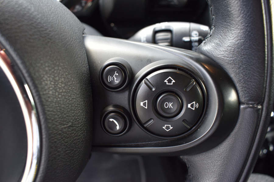 MINI Clubman 1.5 One Pepper Serious Business / Cruise control / Parkeersensoren / Keyless