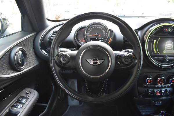 MINI Clubman 1.5 One Pepper Serious Business / Cruise control / Parkeersensoren / Keyless