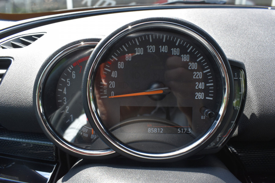 MINI Clubman 1.5 One Pepper Serious Business / Cruise control / Parkeersensoren / Keyless