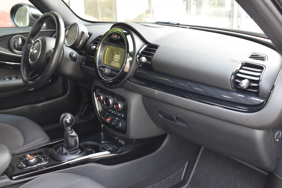 MINI Clubman 1.5 One Pepper Serious Business / Cruise control / Parkeersensoren / Keyless