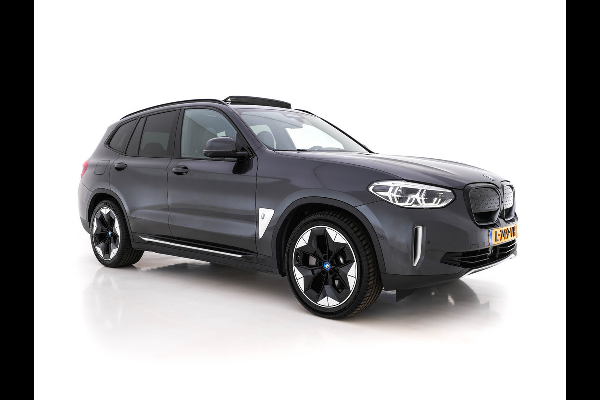 BMW iX3 High Executive 80 kWh [ 3-Fase ] (INCL.BTW) *PANO | HEAD-UP | FULL-LEATHER | FULL-LED | ADAPTIVE-CRUISE | DIGI-COCKPIT | BLINDSPOT | HARMAN/KARDON | KEYLESS | TOP-VIEW | SPORT-SEATS | 20''ALU | TOWBAR*