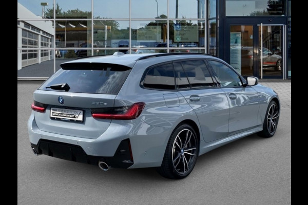 BMW 3 Serie Touring 330e M-SPORT ** LED, NAVI+, LEDER, PAMORAMA, ACC, TREKH, 19-inch LMV ** 1e EIG - UNFALLFREI ** ** INFORMEER OOK NAAR ONZE AANTREKKELIJKE FINANCIAL-LEASE TARIEVEN **