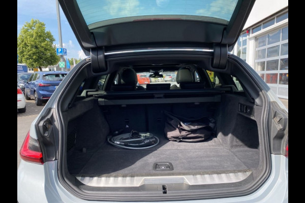 BMW 3 Serie Touring 330e M-SPORT ** LED, NAVI+, LEDER, PAMORAMA, ACC, TREKH, 19-inch LMV ** 1e EIG - UNFALLFREI ** ** INFORMEER OOK NAAR ONZE AANTREKKELIJKE FINANCIAL-LEASE TARIEVEN **