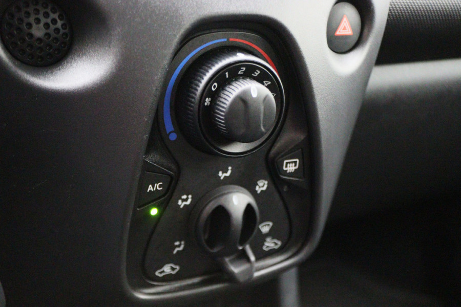 Toyota Aygo 1.0 VVT-i x-fun 5-Deurs, Airco, Cruise, Bluetooth, Elektrische Ramen, DAB, Xenon