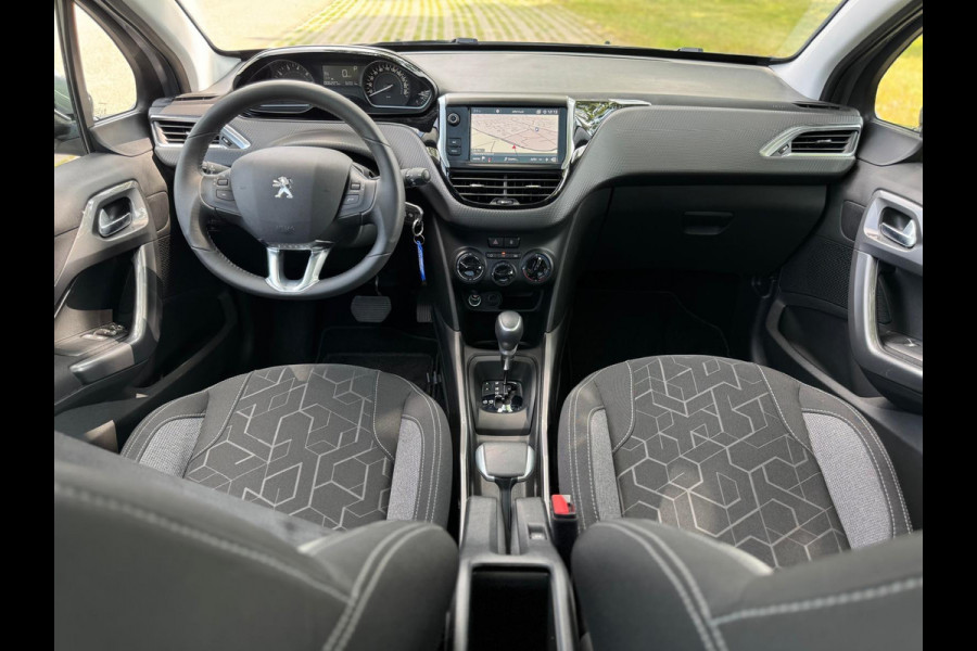 Peugeot 2008 1.2 PureTech AUTOMAAT Blue Lion, let op 6212 km, panoramadak,1e eigenaar,NL auto met nap