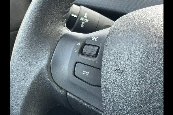 Peugeot 2008 1.2 PureTech AUTOMAAT Blue Lion, let op 6212 km, panoramadak,1e eigenaar,NL auto met nap