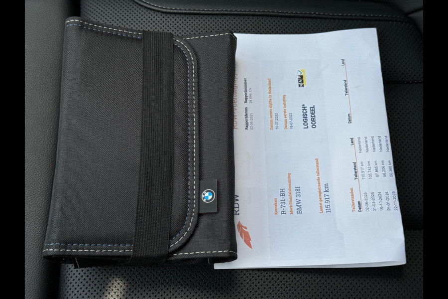 BMW 3 Serie Touring 318i Business Edition, lederen sportinterieur,sfeerverlichting, 1e eigenaar,NL auto met nap