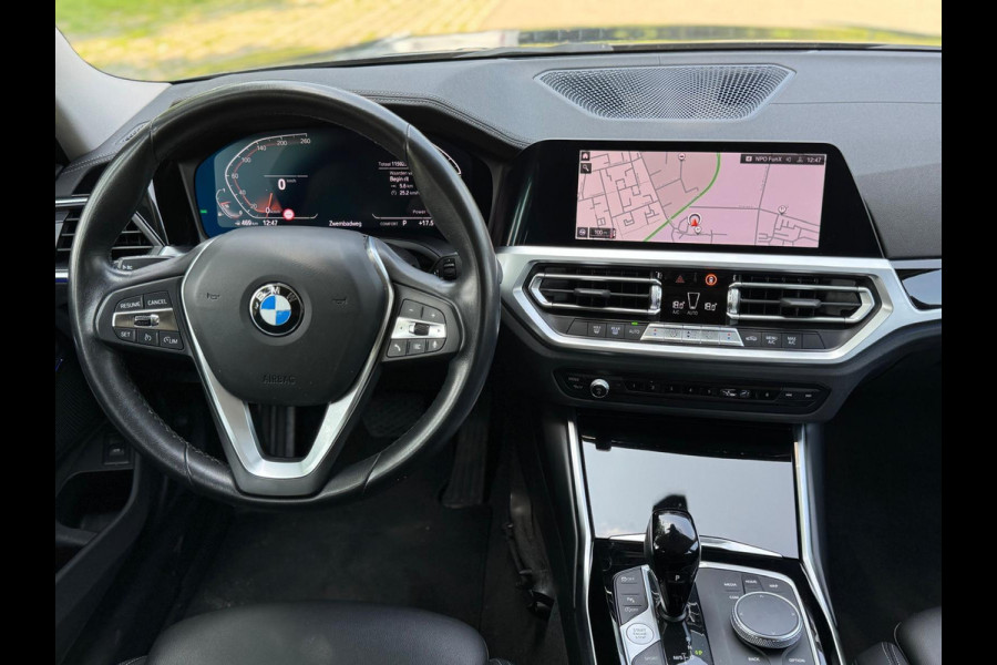 BMW 3 Serie Touring 318i Business Edition, lederen sportinterieur,sfeerverlichting, 1e eigenaar,NL auto met nap