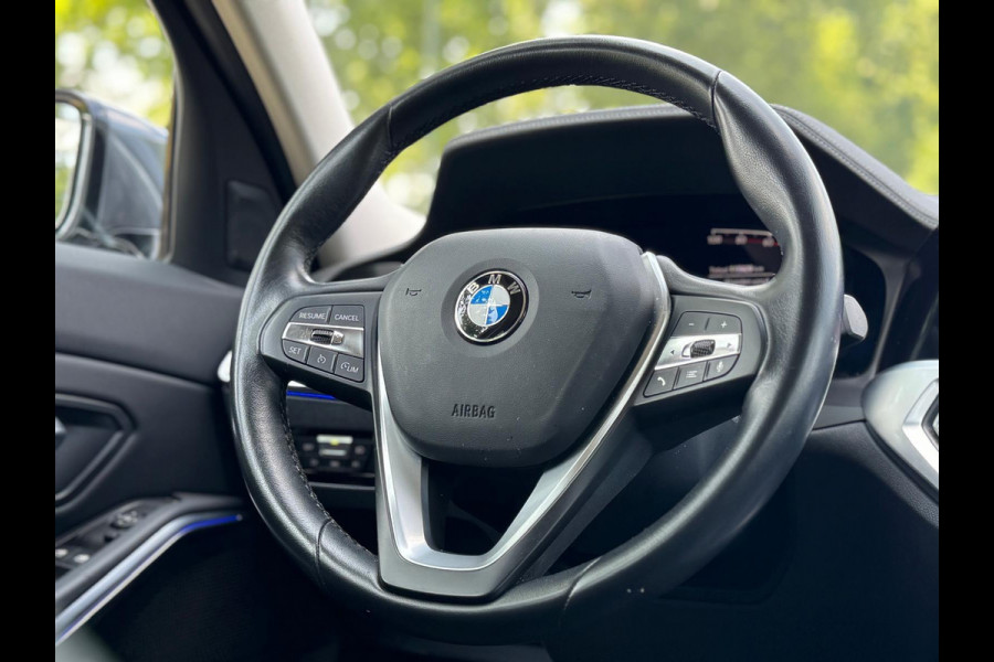 BMW 3 Serie Touring 318i Business Edition, lederen sportinterieur,sfeerverlichting, 1e eigenaar,NL auto met nap