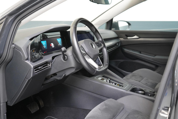 Volkswagen Golf 1.5 eTSI 150pk Style Automaat | Navigatie | Parkeersensoren |