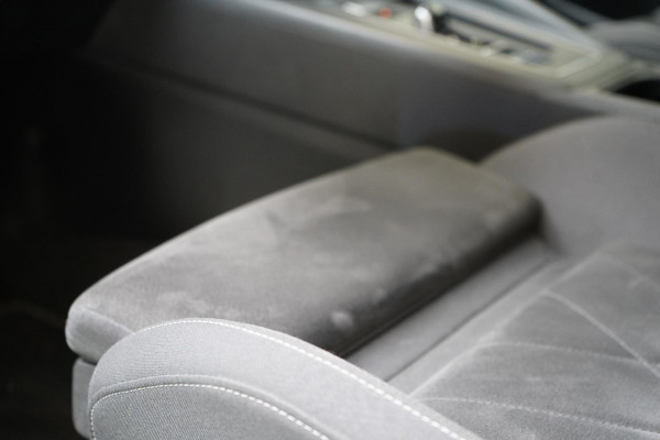 Volkswagen Golf 1.5 eTSI 150pk Style Automaat | Navigatie | Parkeersensoren |