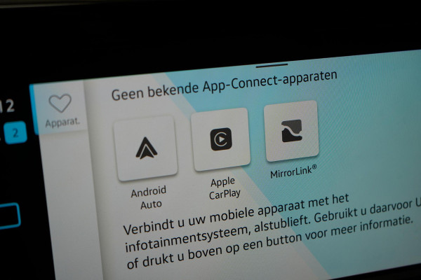 Volkswagen Golf 1.5 eTSI 150pk Style Automaat | Navigatie | Parkeersensoren |