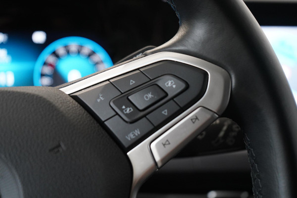 Volkswagen Golf 1.5 eTSI 150pk Style Automaat | Navigatie | Parkeersensoren |