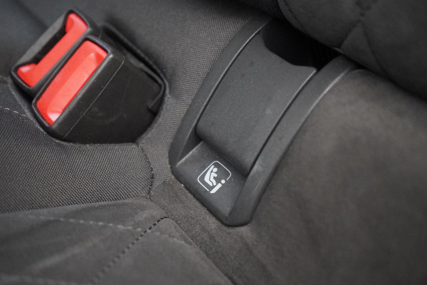 Volkswagen Golf 1.5 eTSI 150pk Style Automaat | Navigatie | Parkeersensoren |
