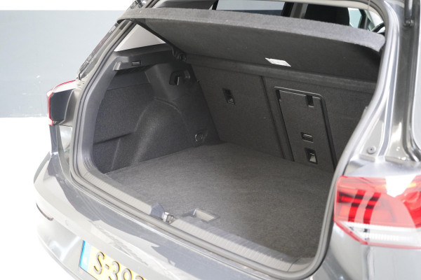 Volkswagen Golf 1.5 eTSI 150pk Style Automaat | Navigatie | Parkeersensoren |