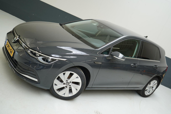 Volkswagen Golf 1.5 eTSI 150pk Style Automaat | Navigatie | Parkeersensoren |
