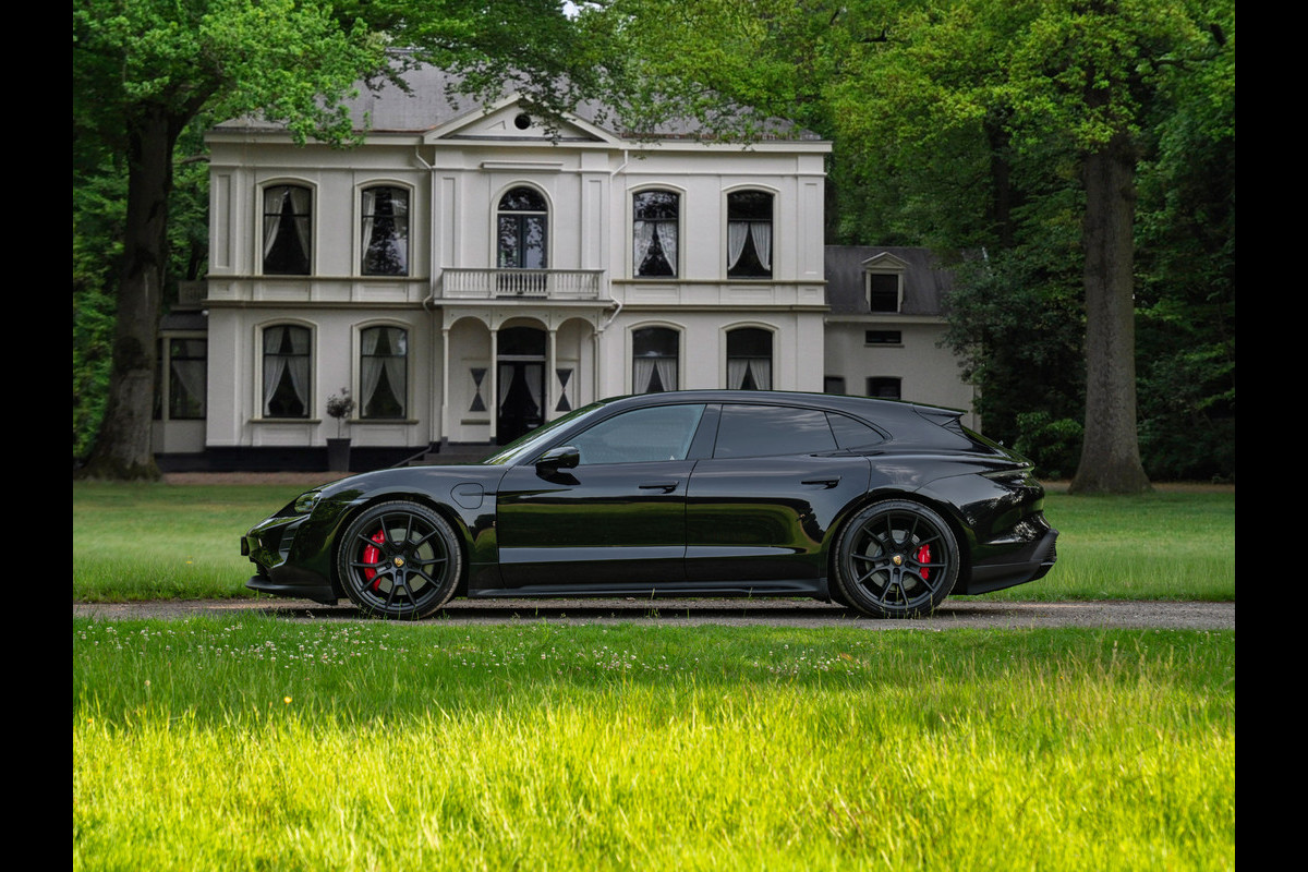 Porsche Taycan Sport Turismo GTS 93 kWh | Luchtvering | Adapt. sportstoelen | 21" RS Spyder | Orig. NL Porsche Taycan Sport Turismo GTS 93 kWh | Luchtvering | Adapt. sportstoelen | 21" RS Spyder | Orig. NL