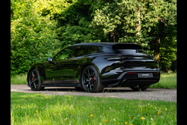 Porsche Taycan Sport Turismo GTS 93 kWh | Luchtvering | Adapt. sportstoelen | 21" RS Spyder | Orig. NL