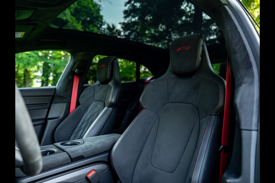 Porsche Taycan Sport Turismo GTS 93 kWh | Luchtvering | Adapt. sportstoelen | 21" RS Spyder | Orig. NL