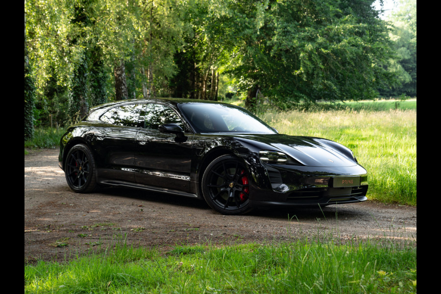 Porsche Taycan Sport Turismo GTS 93 kWh | Luchtvering | Adapt. sportstoelen | 21" RS Spyder | Orig. NL