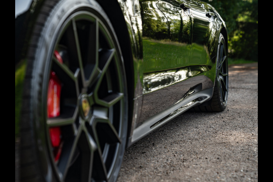 Porsche Taycan Sport Turismo GTS 93 kWh | Luchtvering | Adapt. sportstoelen | 21" RS Spyder | Orig. NL