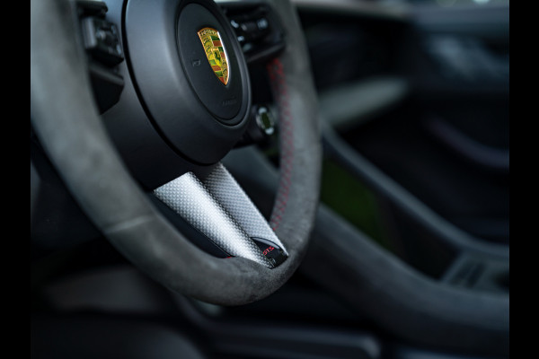 Porsche Taycan Sport Turismo GTS 93 kWh | Luchtvering | Adapt. sportstoelen | 21" RS Spyder | Orig. NL