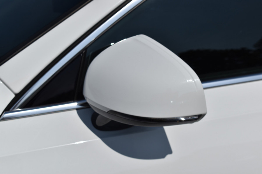 Volvo V90 T5 251PK 90th Anniversary Edition 19 inch | Tekhaak | Stoelverwarming | Leer | Pars Assist  v+a | Park Assist 0Camera