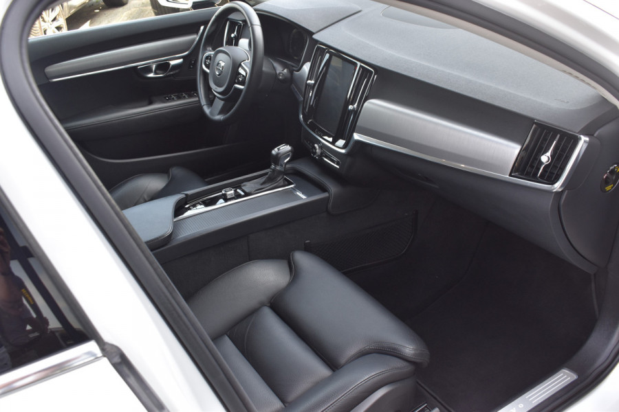 Volvo V90 T5 251PK 90th Anniversary Edition 19 inch | Tekhaak | Stoelverwarming | Leer | Pars Assist  v+a | Park Assist 0Camera