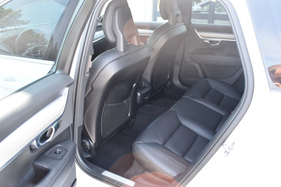 Volvo V90 T5 251PK 90th Anniversary Edition 19 inch | Tekhaak | Stoelverwarming | Leer | Pars Assist  v+a | Park Assist 0Camera