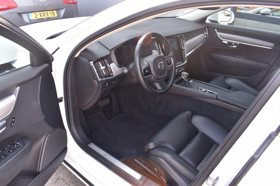 Volvo V90 T5 251PK 90th Anniversary Edition 19 inch | Tekhaak | Stoelverwarming | Leer | Pars Assist  v+a | Park Assist 0Camera