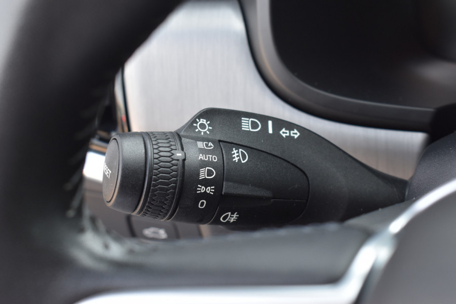 Volvo V90 T5 251PK 90th Anniversary Edition 19 inch | Tekhaak | Stoelverwarming | Leer | Pars Assist  v+a | Park Assist 0Camera