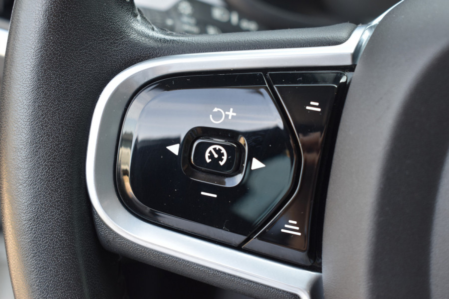 Volvo V90 T5 251PK 90th Anniversary Edition 19 inch | Tekhaak | Stoelverwarming | Leer | Pars Assist  v+a | Park Assist 0Camera