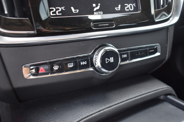 Volvo V90 T5 251PK 90th Anniversary Edition 19 inch | Tekhaak | Stoelverwarming | Leer | Pars Assist  v+a | Park Assist 0Camera
