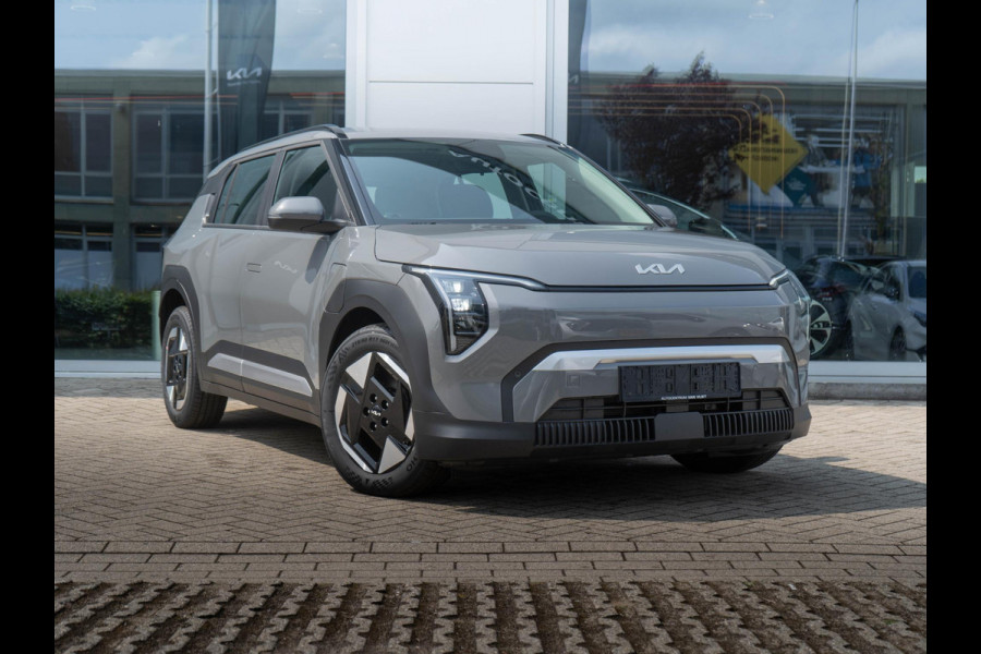 Kia EV3 Plus 58.3 kWh | Op VOOORRAAD DIRECT LEVERBAAR | Stoel en stuurverwarming | Dodehoek assistentie |
