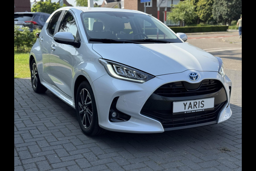 Toyota Yaris 1.5 Hybrid Dynamic Plus | Dodehoekherkenning, Parkeersensoren, Parelmoer wit, Stoelverwarming, Keyless, 16inch