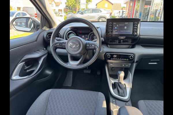 Toyota Yaris 1.5 Hybrid Dynamic Plus | Dodehoekherkenning, Parkeersensoren, Parelmoer wit, Stoelverwarming, Keyless, 16inch